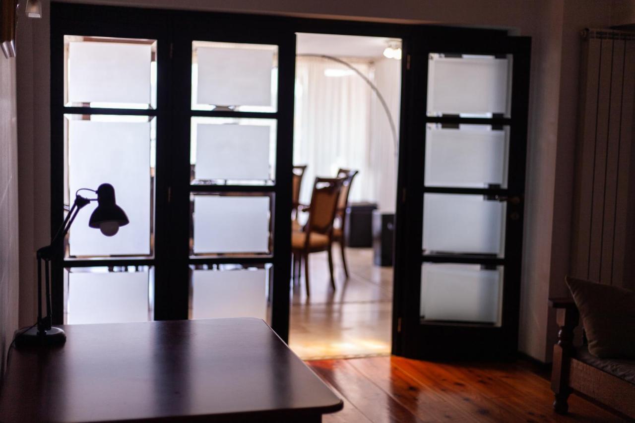 Spacious Apartment In City Centre 이아시 외부 사진