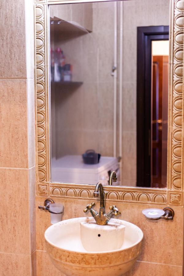 Spacious Apartment In City Centre 이아시 외부 사진